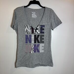 NIKE V-Neck Tee Women's Medium Purple Black‎ White Graphic T-Shirt